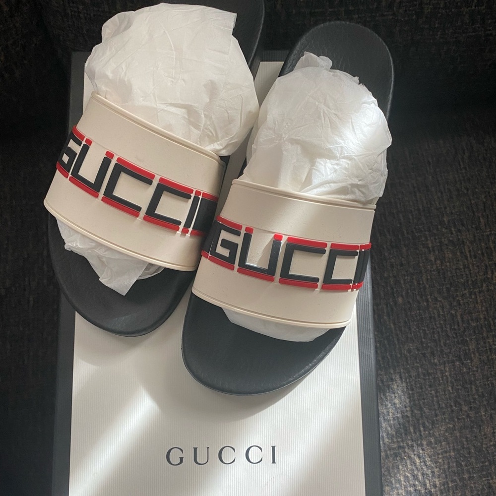 Men’s Gucci slides like new size 6